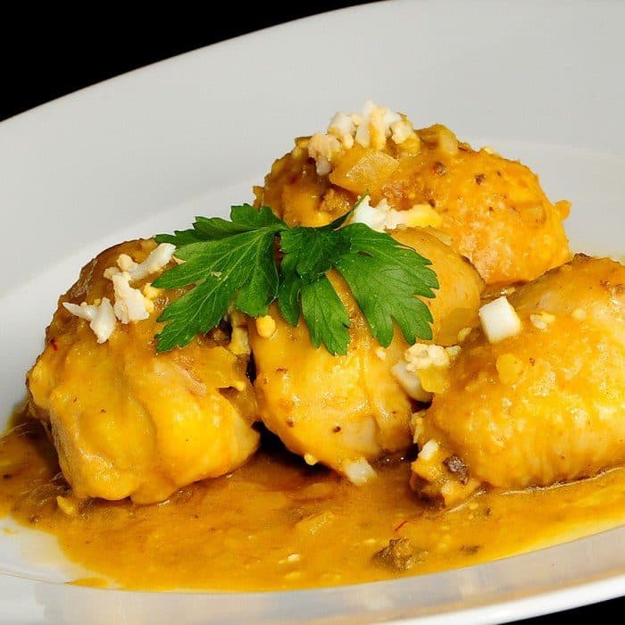 Pollo en pepitoria