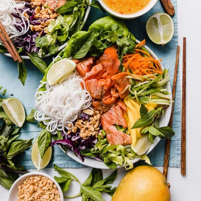 Noodle bowl salad