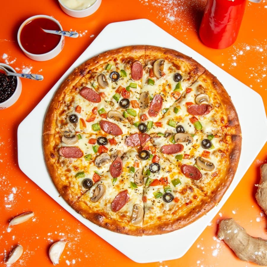 Tandoori Paneer Pizza